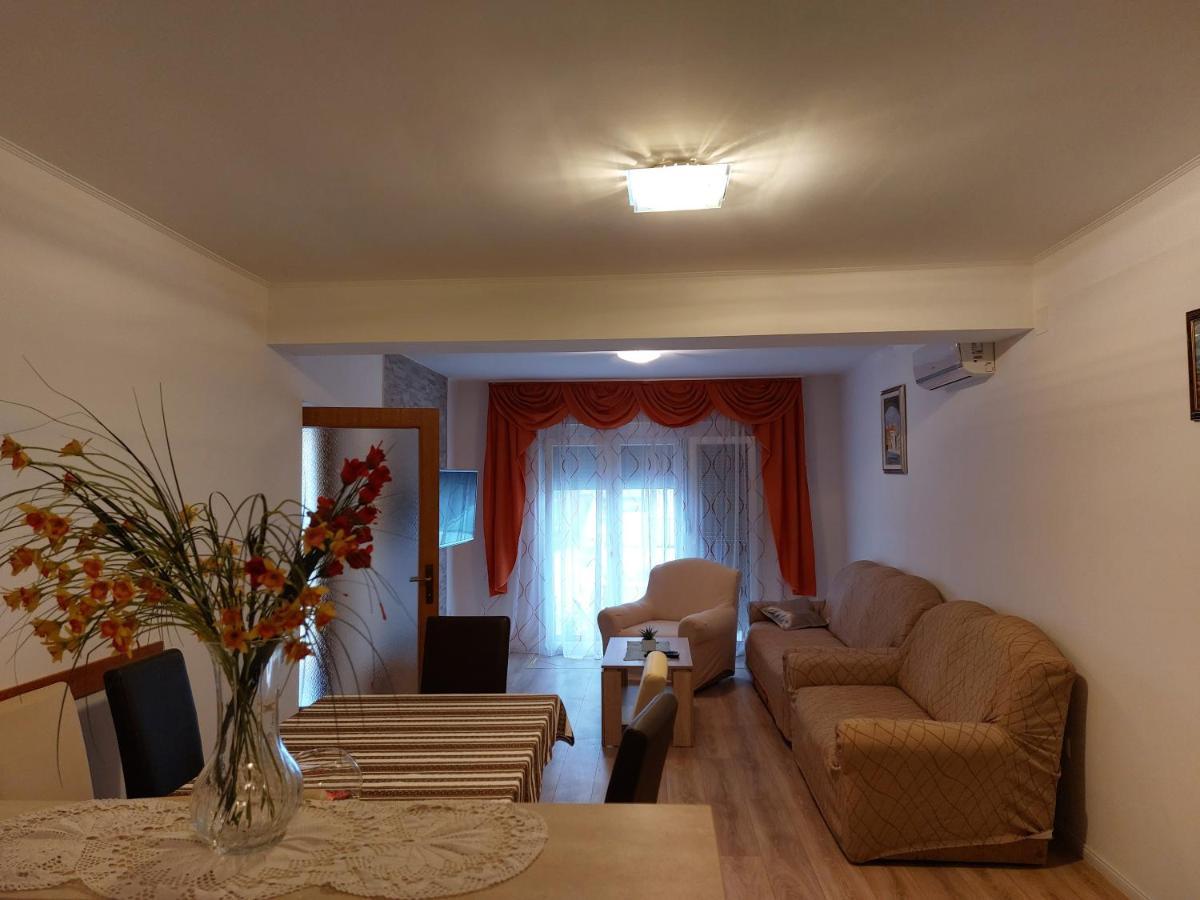 Apartment Ljubicic Podstrana Exterior photo